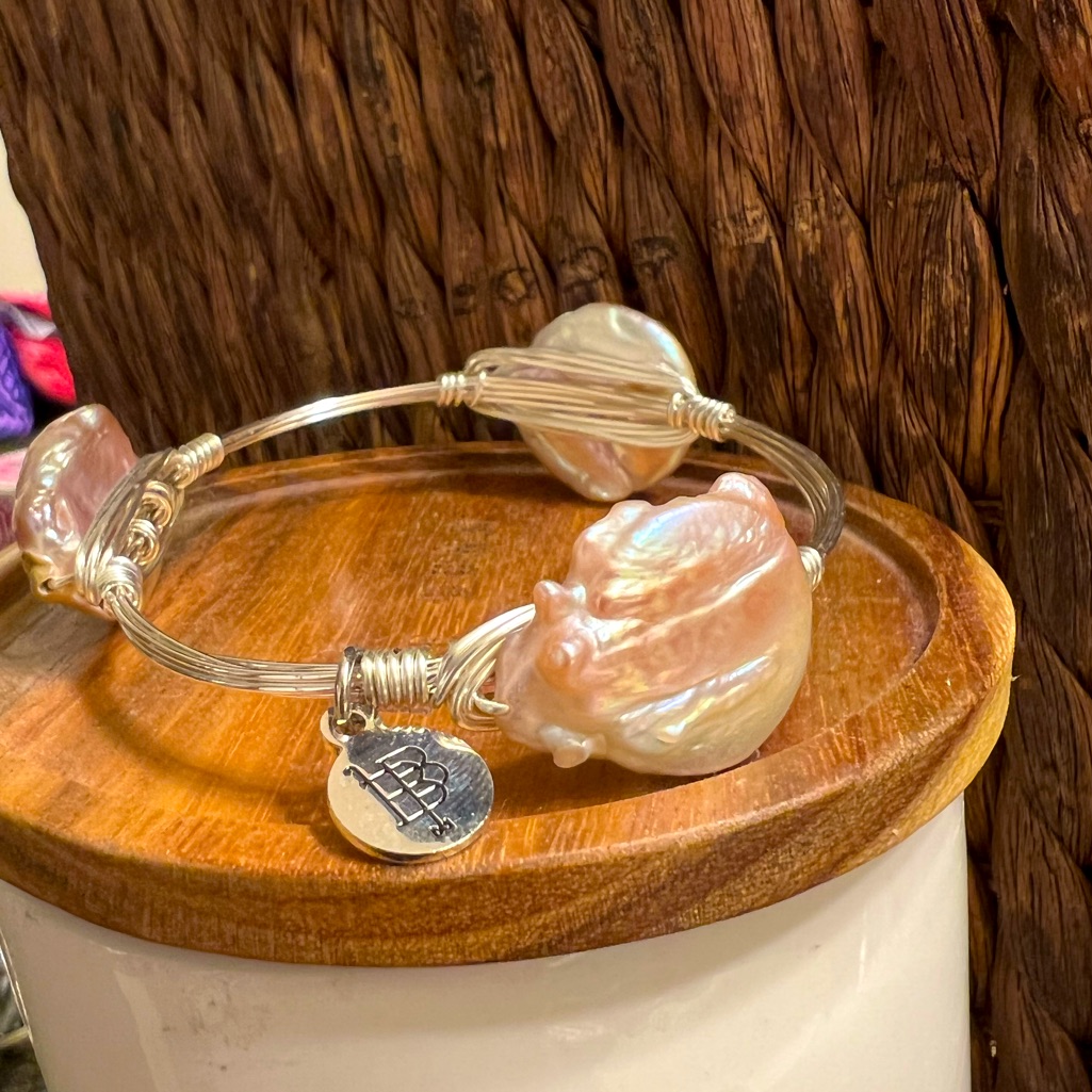 Nwot Bourbon And Boweties Pink Pearl Bracelet 30$